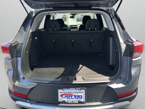 Used 2022 Chevrolet TrailBlazer LT w/ Convenience Package image 6