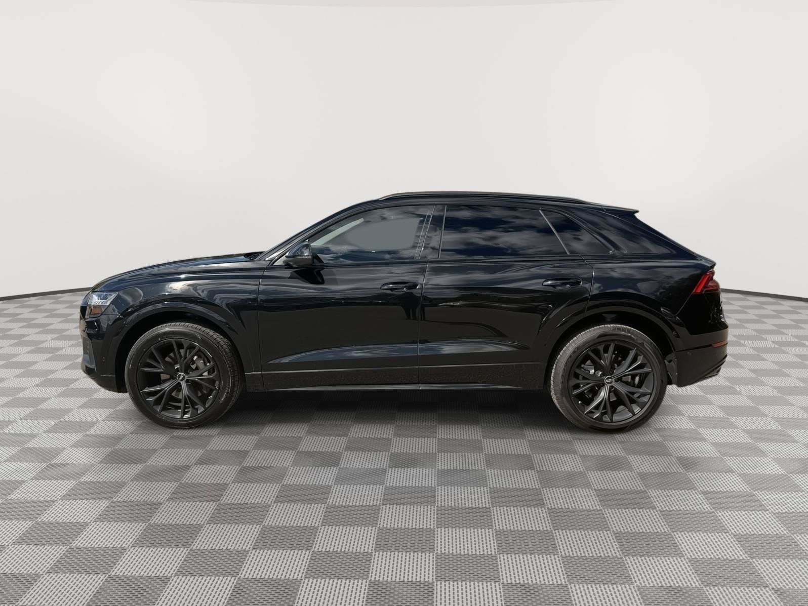 Used 2023 Audi Q8 Premium w/ Convenience Package AWD/4WD image 5