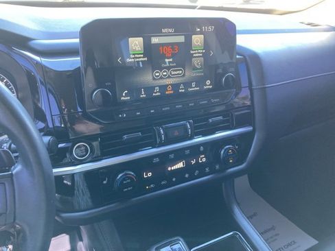 Used 2022 Nissan Pathfinder SL image 21