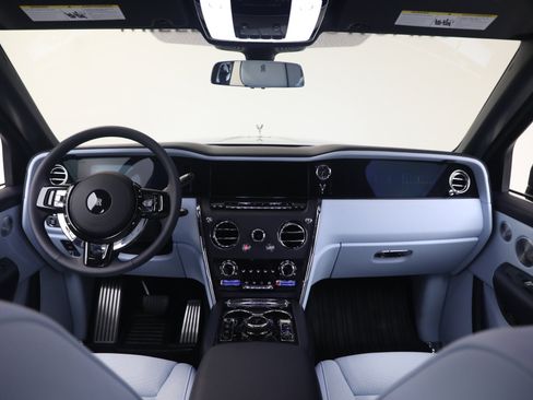 Used 2025 Rolls-Royce Cullinan AWD/4WD image 4