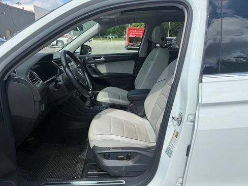 Used 2018 Volkswagen Tiguan SEL Premium AWD/4WD image 10