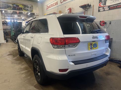 Used 2016 Jeep Grand Cherokee Laredo w/ Quick Order Package 23E image 4