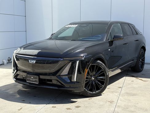 Certified 2024 Cadillac Lyriq Sport w/ LPO, Floor Liner Package AWD/4WD image 2
