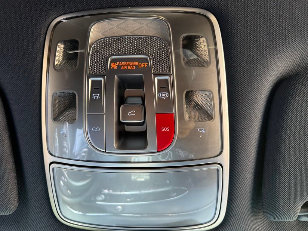 Used 2025 Genesis GV70 3.5T Sport AWD/4WD image 20