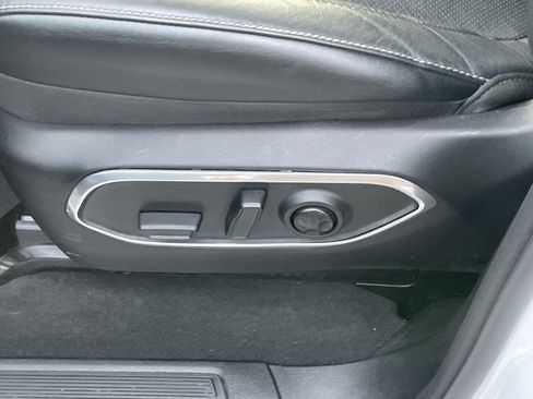 Used 2024 Jeep Wagoneer Series III w/ Premium Group I image 12