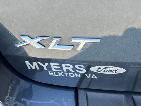 Used 2022 Ford Explorer XLT w/ Equipment Group 202A image 10