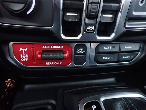 New 2025 Jeep Gladiator Mojave w/ Safety Group image 18