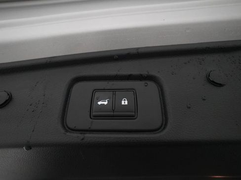 Used 2024 Nissan Pathfinder SL image 13