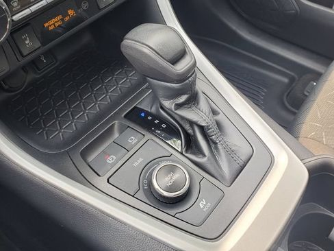 Used 2022 Toyota RAV4 XLE w/ Convenience Package AWD/4WD image 35