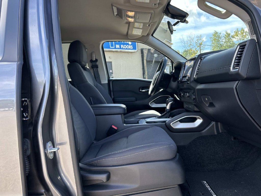 Certified 2024 Nissan Frontier SV w/ SV Convenience Package AWD/4WD image 16
