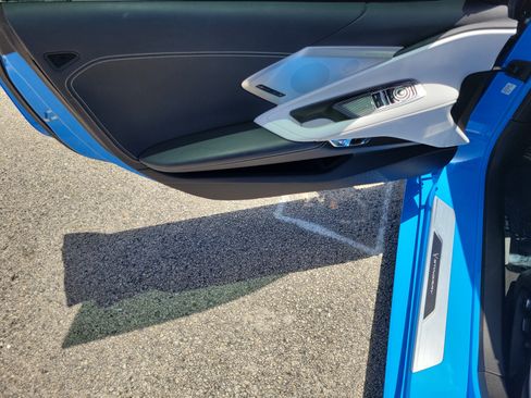 Used 2022 Chevrolet Corvette Stingray Preferred Cpe w/ Z51 Performance Package RWD image 19