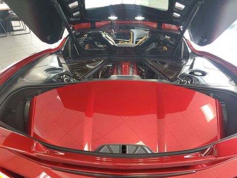 Used 2021 Chevrolet Corvette Stingray w/ Z51 Performance Package image 8