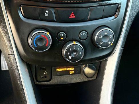 Used 2022 Chevrolet Trax LS w/ Tint and Cruise Package image 20