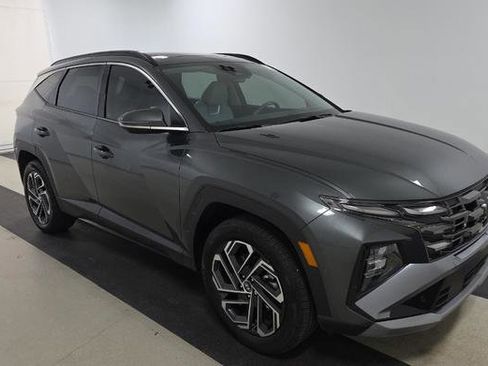 Used 2025 Hyundai Tucson Limited image 2