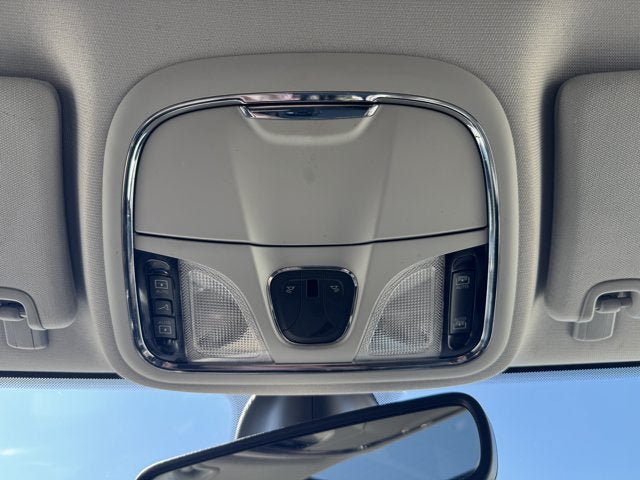 Used 2019 Jeep Cherokee Latitude Plus w/ Comfort/Convenience Group AWD/4WD image 25