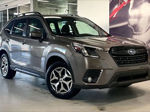 Used 2023 Subaru Forester Premium image 20