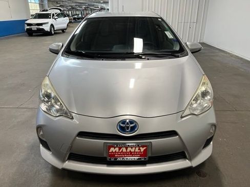 Used 2014 Toyota Prius C One FWD image 8