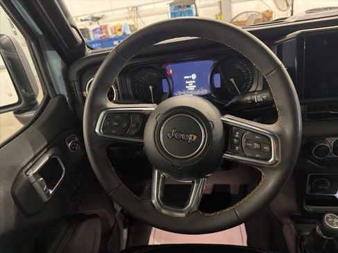 Used 2024 Jeep Wrangler Unlimited Sahara AWD/4WD image 20
