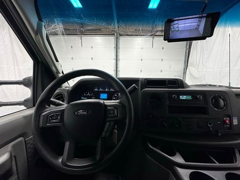 Used 2024 Ford E-350 and Econoline 350 Super Duty image 17