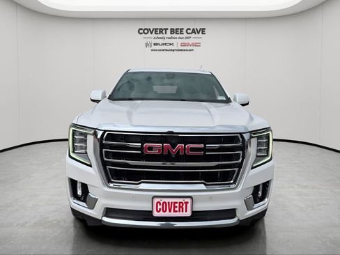 Used 2022 GMC Yukon XL SLT w/ SLT Premium Package image 2