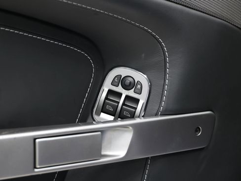 Used 2011 Aston Martin V8 Vantage Coupe RWD image 11