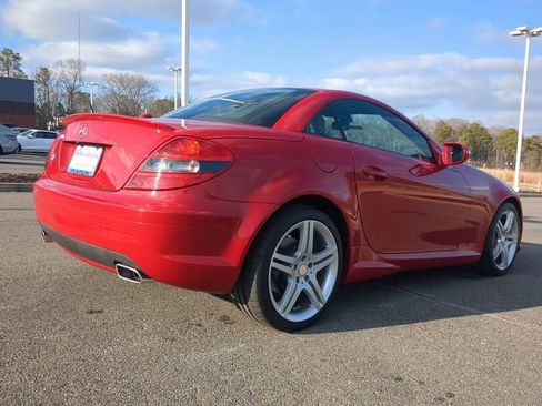 Used 2011 Mercedes-Benz SLK 350 image 4