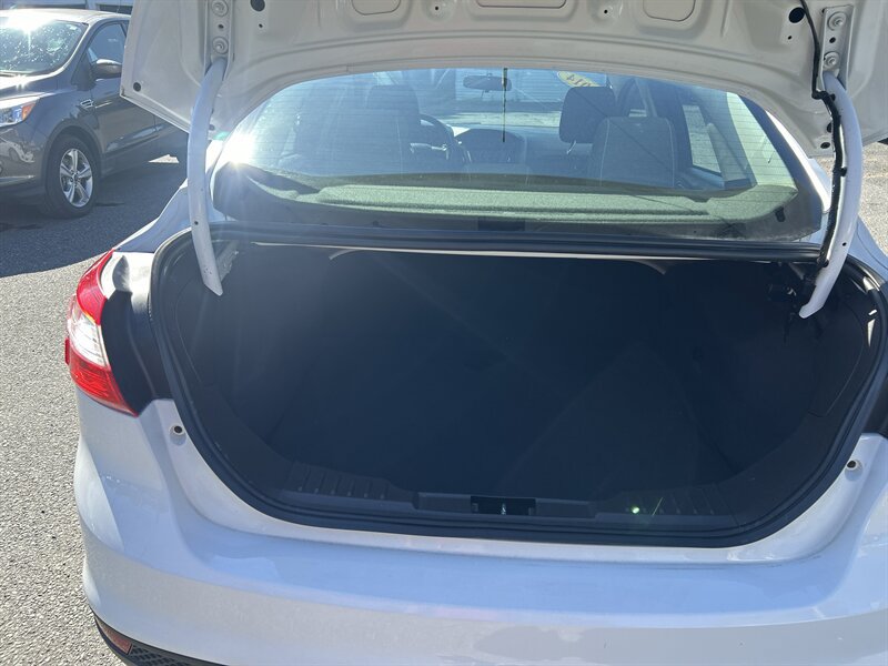 Used 2014 Ford Focus S FWD image 8