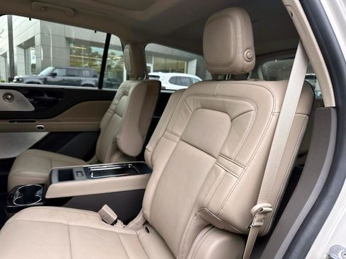 Used 2020 Lincoln Aviator Reserve w/ Equipment Group 202A image 15