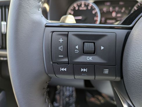 New 2025 Nissan Pathfinder SL image 16