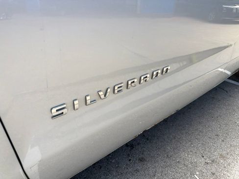 Used 2017 Chevrolet Silverado 1500 W/T AWD/4WD image 10