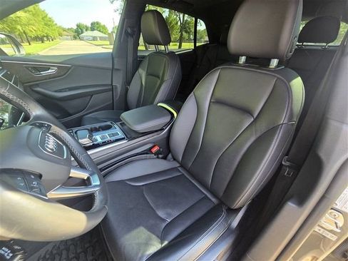 Used 2021 Audi Q8 Premium Plus AWD/4WD image 11