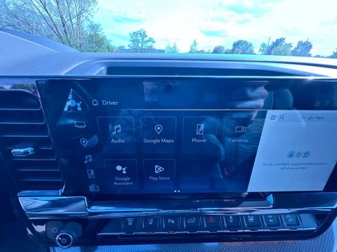 Used 2024 Chevrolet Silverado 2500 ZR2 w/ Technology Package image 23