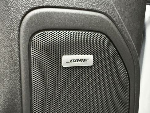 Used 2022 Chevrolet Silverado 1500 High Country w/ Technology Package image 12