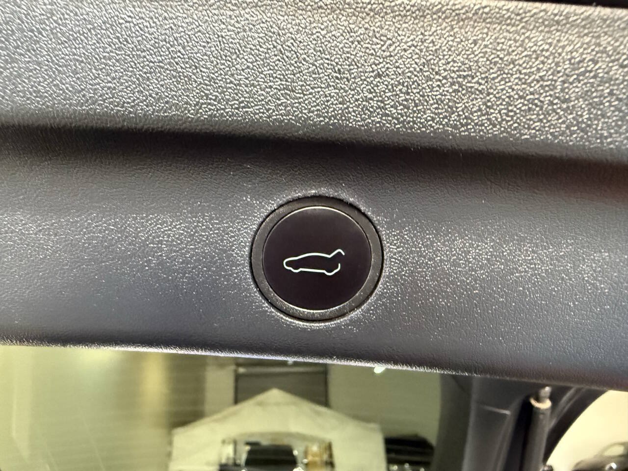 Used 2023 Tesla Model Y Performance AWD/4WD image 25