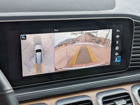 Used 2022 Mercedes-Benz GLS 450 4MATIC image 16