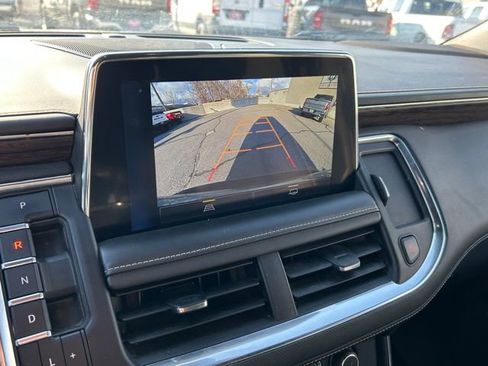 Used 2023 Chevrolet Suburban Premier image 28