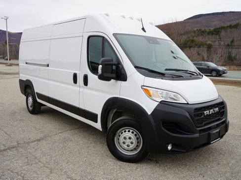 Used 2024 RAM ProMaster 2500 w/ Premium Convenience Group FWD image 3