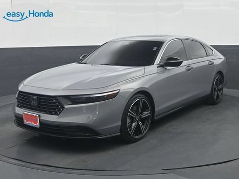 Used 2025 Honda Accord Sport image 3