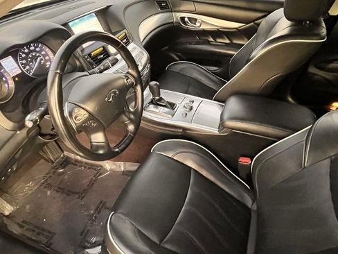 Certified 2019 INFINITI Q70 Luxe image 11