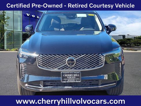 Certified 2025 Volvo XC90 B6 Plus image 2