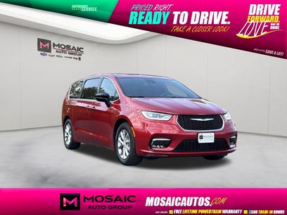 Used 2026 Chrysler Pacifica Limited