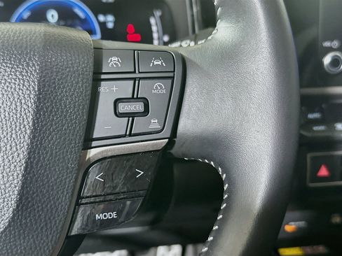 Used 2025 Toyota Camry SE w/ Convenience Package FWD image 17