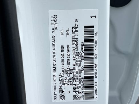 Certified 2025 Toyota Tacoma TRD Off-Road image 28