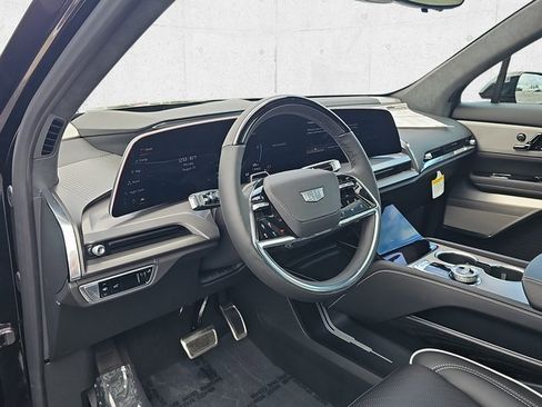 New 2026 Cadillac Vistiq Platinum w/ LPO, Floor Liner Package image 19