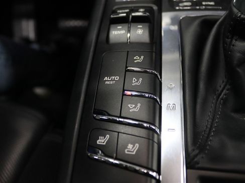 Used 2017 Porsche Macan GTS w/ Premium Package Plus AWD/4WD image 40