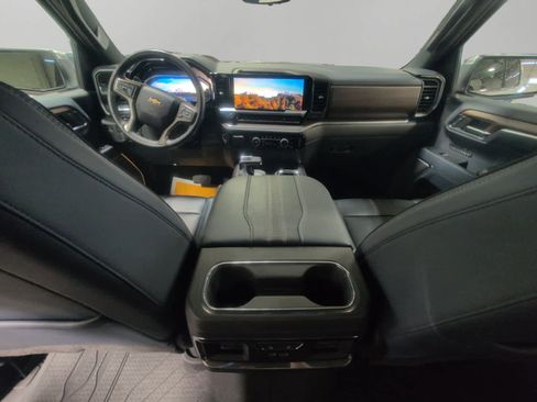 Used 2023 Chevrolet Silverado 1500 High Country w/ Technology Package image 10
