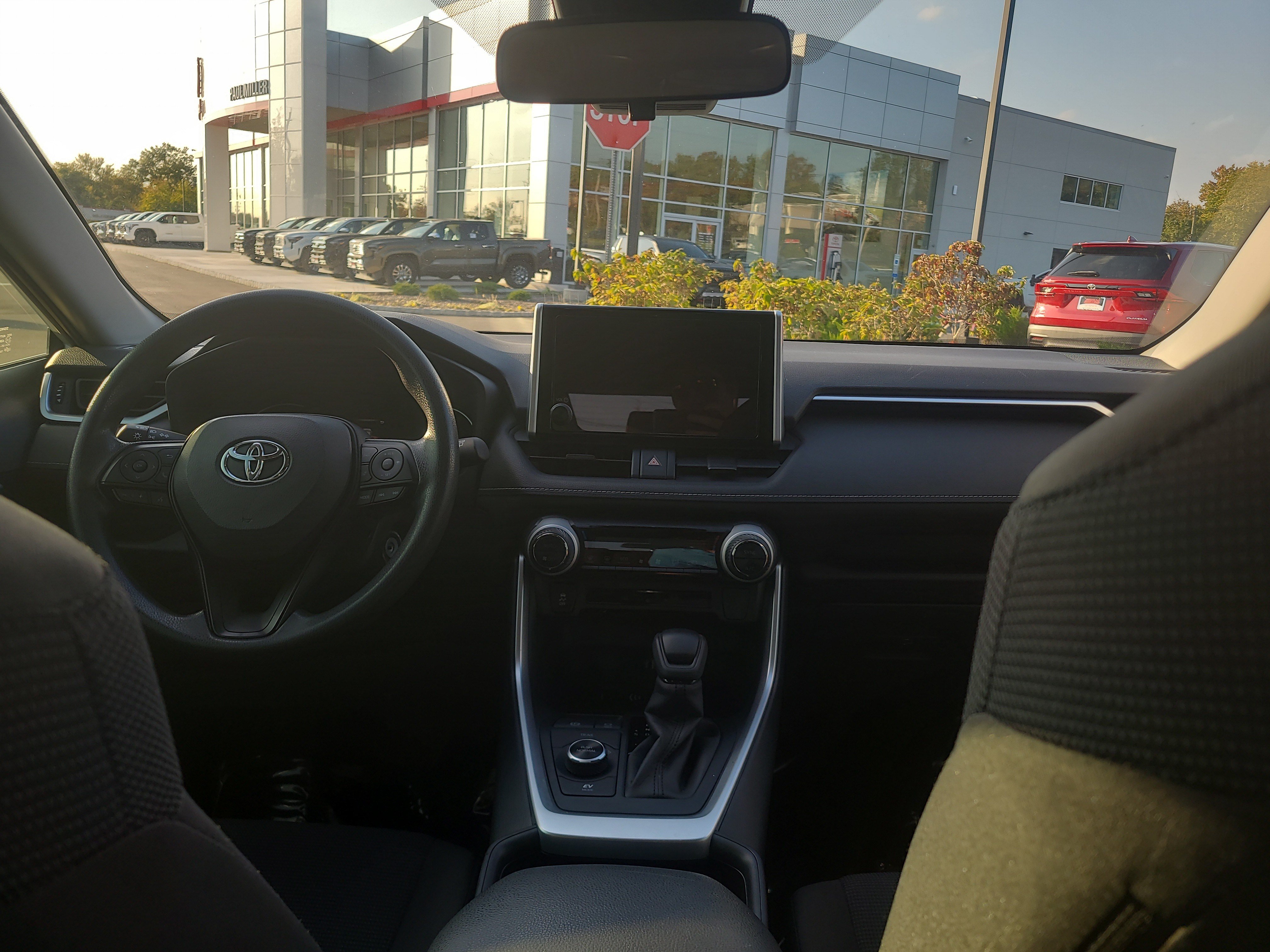 Certified 2025 Toyota RAV4 LE AWD/4WD image 18