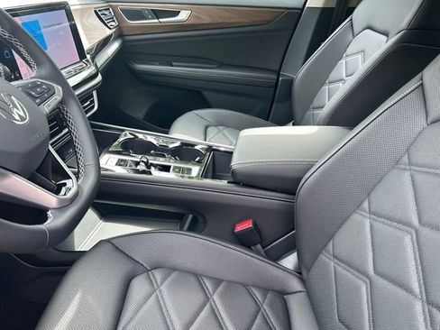 New 2026 Volkswagen Atlas SE FWD image 9