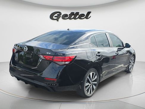 Used 2022 Nissan Sentra SV w/ SV Premium Package image 3