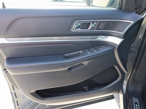 Used 2017 Ford Explorer Sport image 10